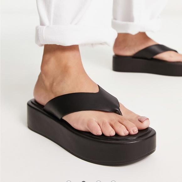 Truffle collection Y2K
Thong-Strap Square Toe black Flatform Sandals size 8 - Picture 14 of 14